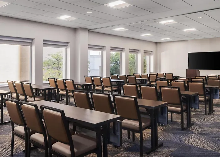 Hampton Inn & Suites Chicago-Downtown